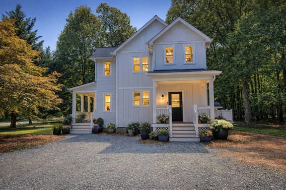 Porches and King Beds - Image 1